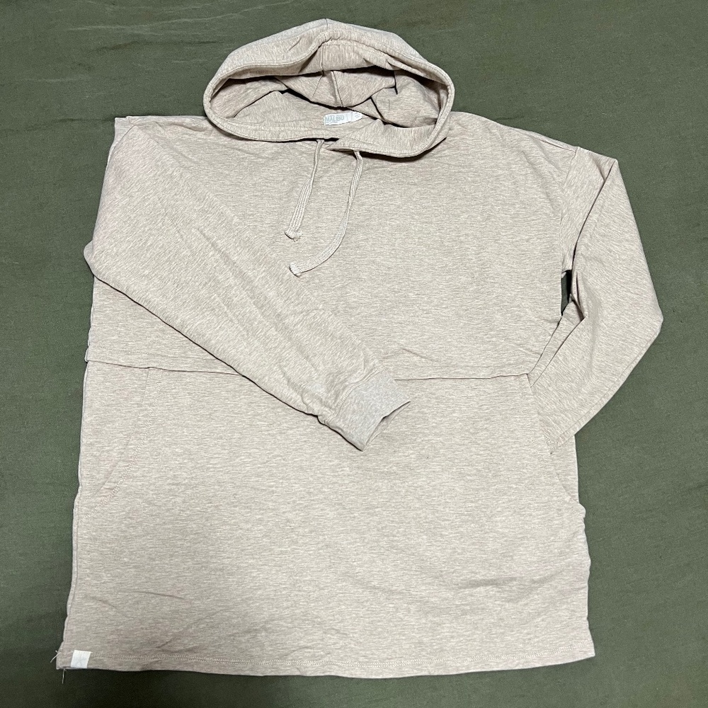 BAREFOOT DREAMS - LOUNGE WEAR MALIBU KANGAROO POCKET HOODIE - SIZE MEDIUM